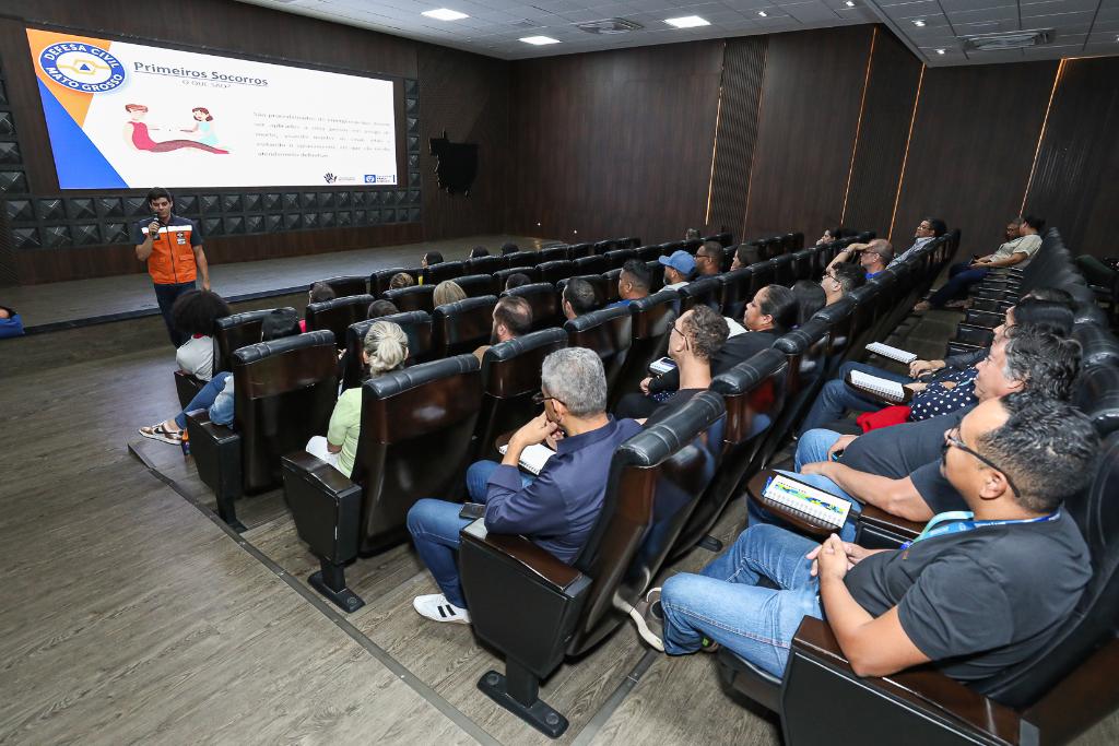 Servidores do Governo de MT participam de curso de primeiros socorros da Defesa Civil - Foto por: Michel Alvim/Secom-MT