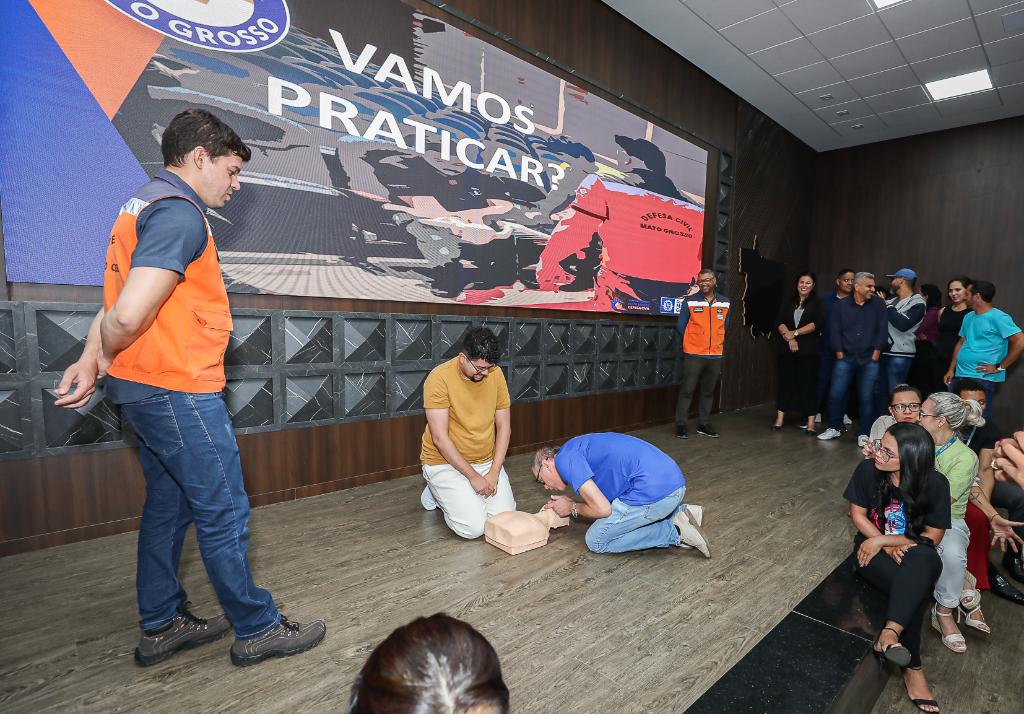 Servidores do Governo de MT participam de curso de primeiros socorros da Defesa Civil - Foto por: Michel Alvim/Secom-MT