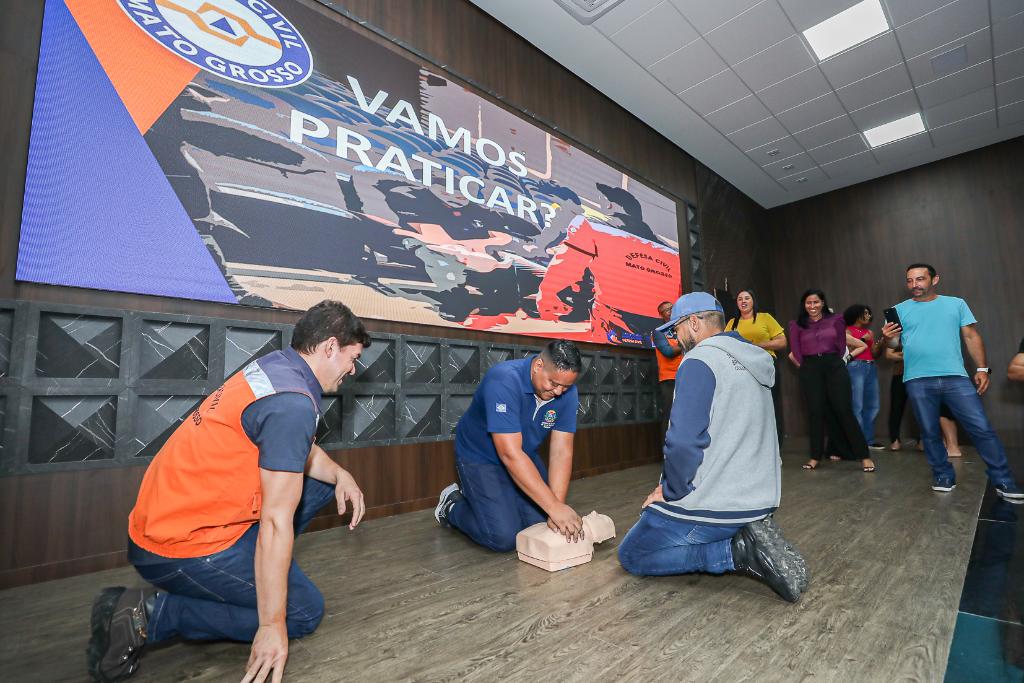 Servidores do Governo de MT participam de curso de primeiros socorros da Defesa Civil - Foto por: Michel Alvim/Secom-MT