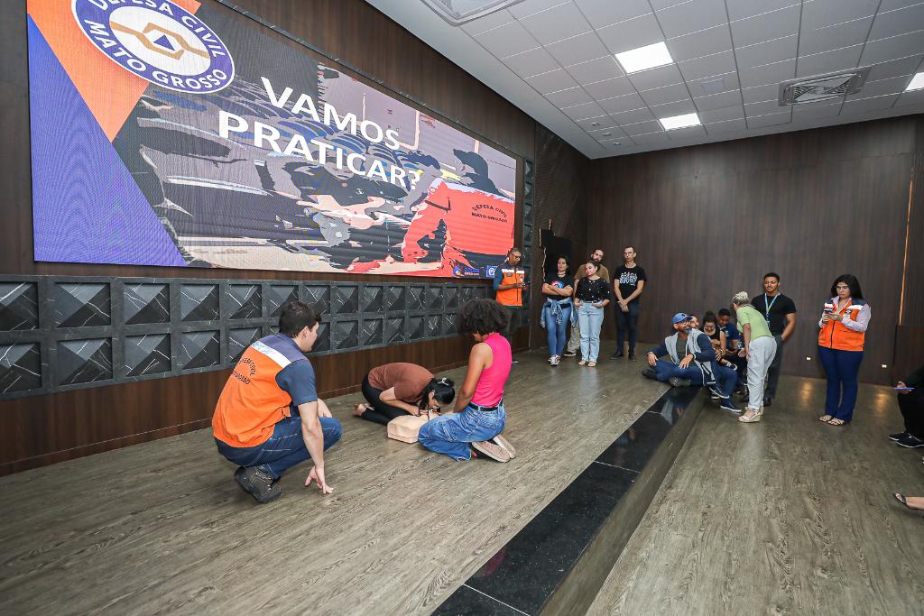 Servidores do Governo de MT participam de curso de primeiros socorros da Defesa Civil - Foto por: Michel Alvim/Secom-MT