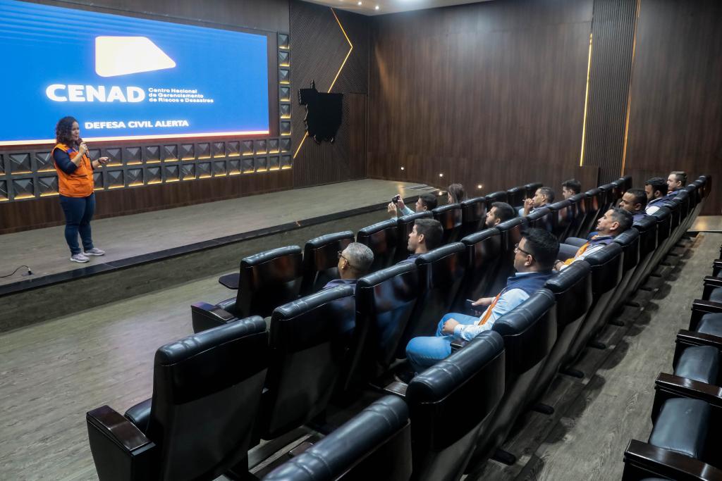 Agentes da Defesa Civil participam de capacitação para uso do sistema Defesa Civil Alerta - Foto por: Christiano Antonucci/Secom-MT