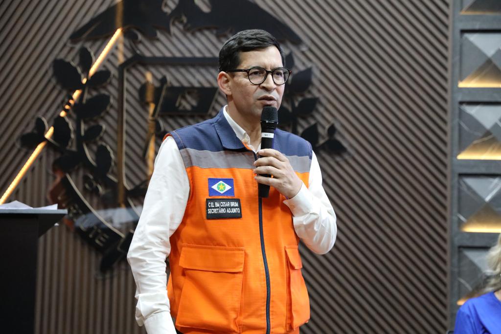 Coronel BM RR Cesar Brum na transmissão de cargo de secretário de Defesa Civil do Estado - Foto por: SD BM Prado