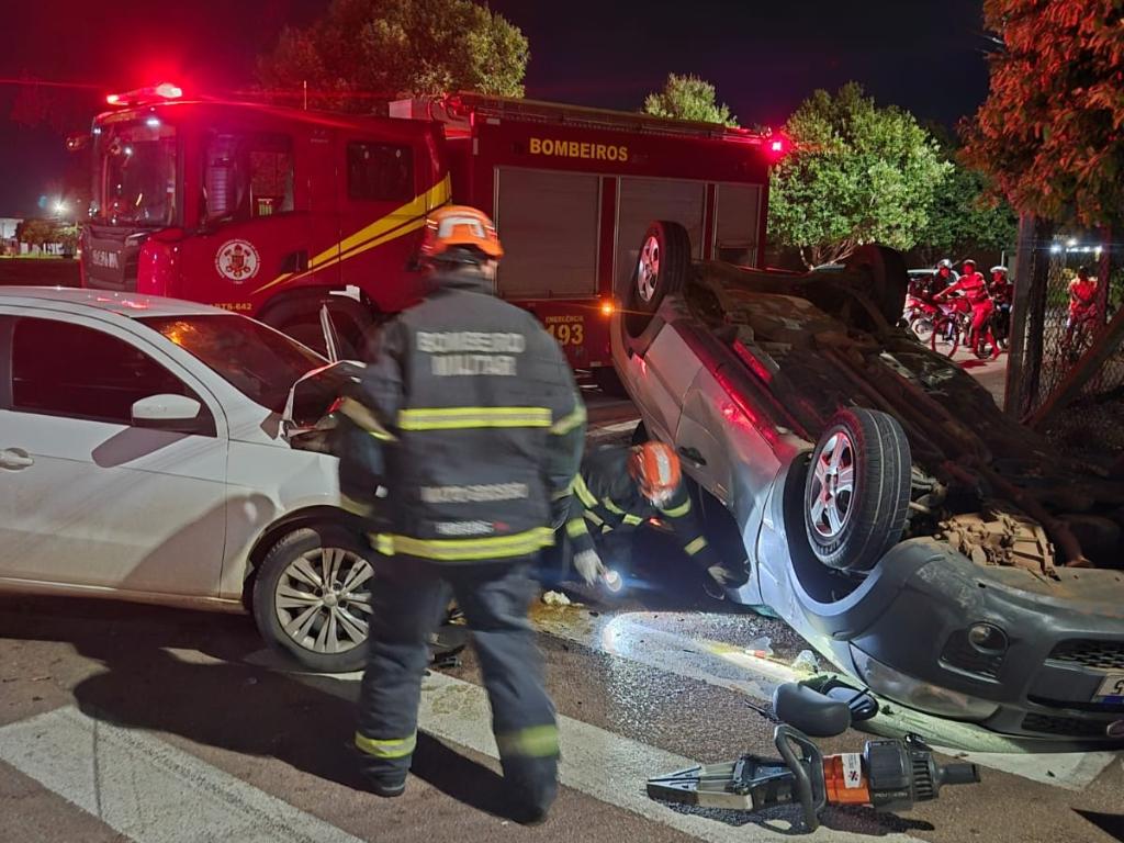 Bombeiros atendem vítima após acidente de trânsito em Sinop