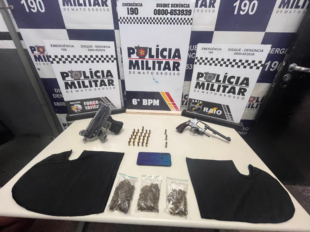 Polícia Militar apreende adolescentes com submetralhadora e munições