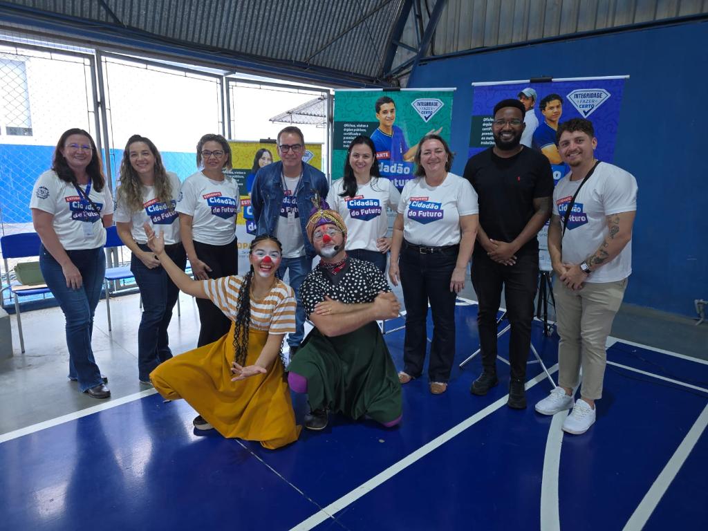 Equipe técnica da CGE, Seduc e Circo Intenda - Foto por: Ligiani Silveira - CGE/MT