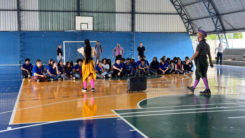 Teatro na EE Mariana Luiza Moreira - Foto por: Michell Miranda - CGE/MT