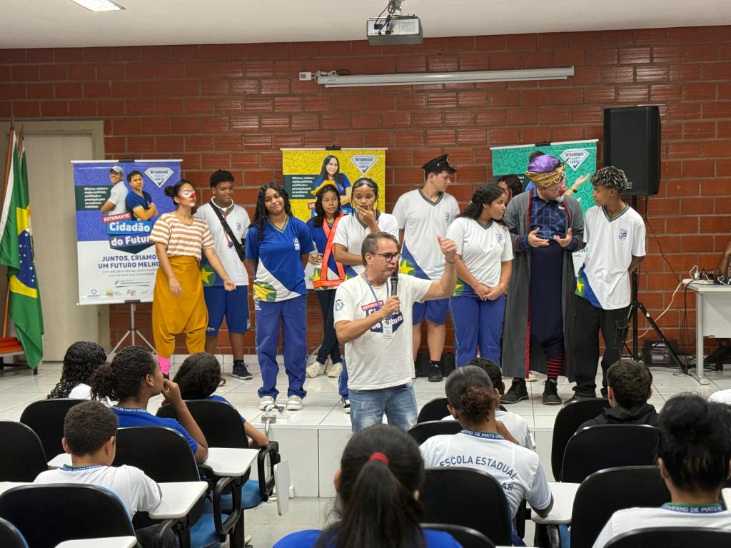 Teatro na Escola Gustavo Kullmann em Cuiabá - Foto por: Júlio Badaró | CGE-MT