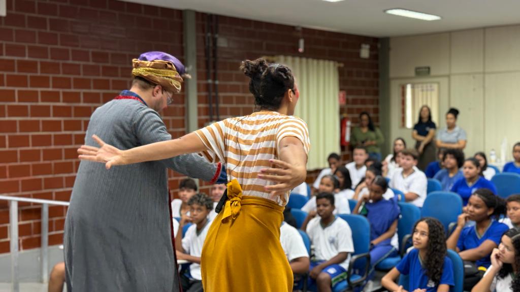 Teatro na Escola Gustavo Kullmann em Cuiabá - Foto por: Júlio Badaró | CGE-MT