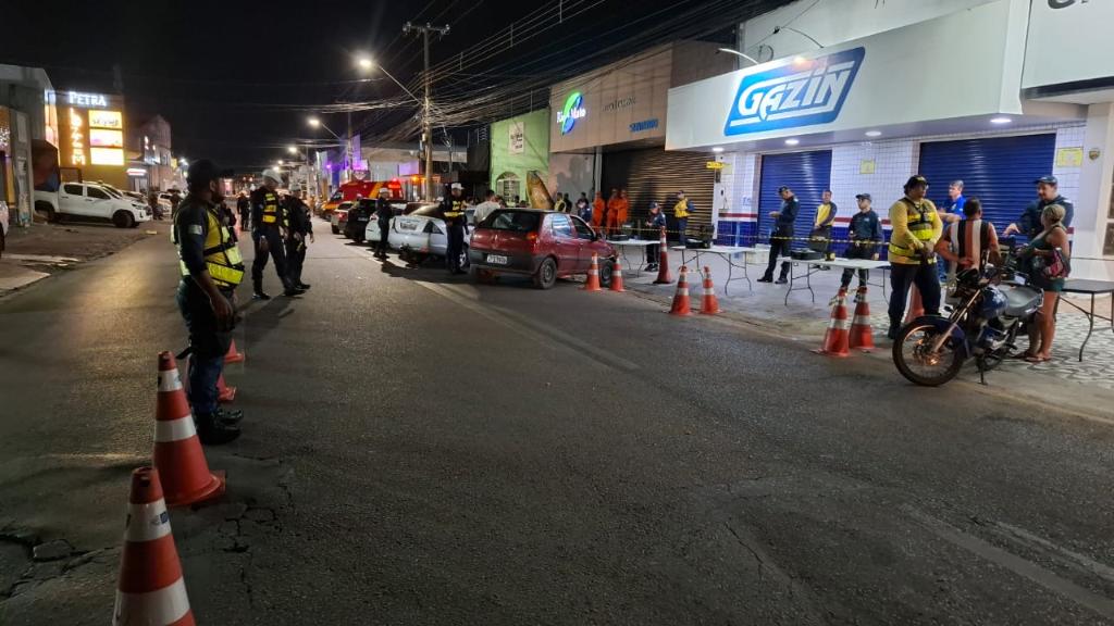 Operação Lei Seca prende nove condutores embriagados e remove 63 veículos