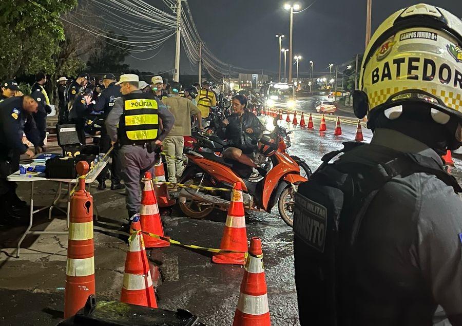 Operação Lei Seca multa 47 motociclistas e remove 27 motos em Cuiabá