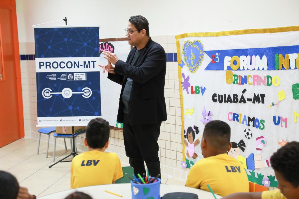 Procon estadual leva palestras sobre direitos do consumidor à associação Legião da Boa Vontade