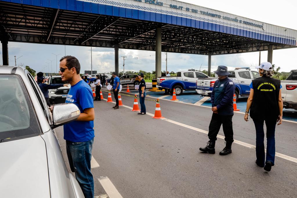 Mais de 100 veículos são abordados em ação integrada pré-Carnaval na MT-215