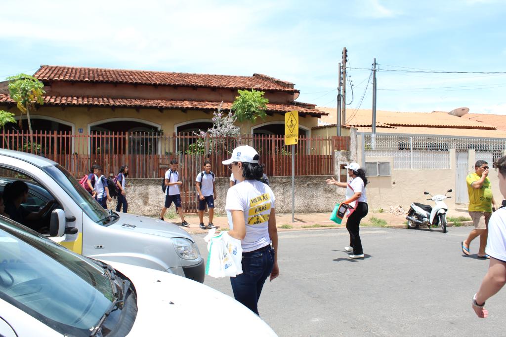 Detran-MT realiza blitzes com ações educativas com foco na volta às aulas - 