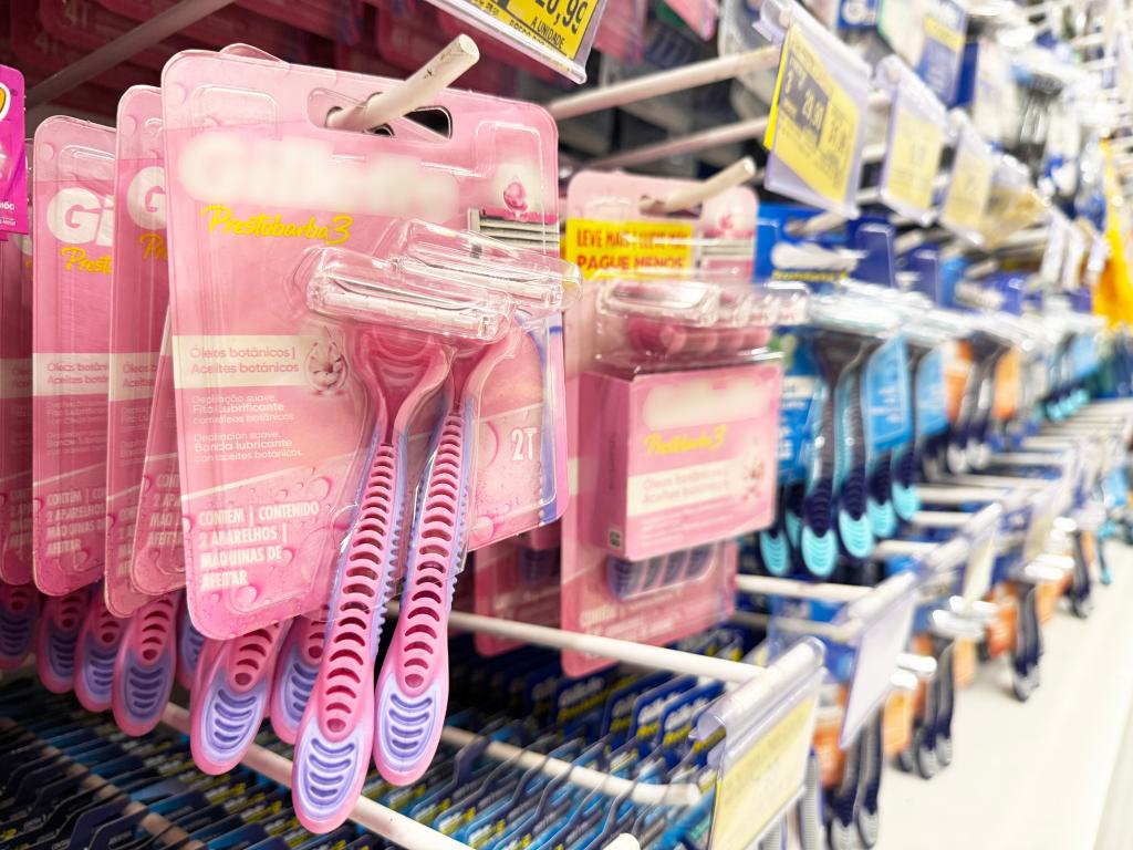Procon-MT identifica diferenças de preço entre produtos femininos e masculinos em Cuiabá - 'Taxa Rosa' é a cobrança de valores maiores para produtos e serviços destinados às mulheres